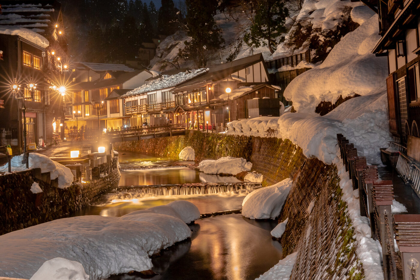 Best Onsen Towns for Stunning Autumn Leaves in Japan This November